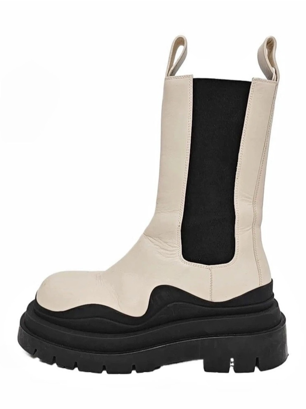 Bottega Veneta Tire Chelsea Boots Cream & Black
